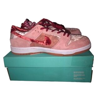 Nike SB Dunks "Strange Love" Size 10.5 Deadstock